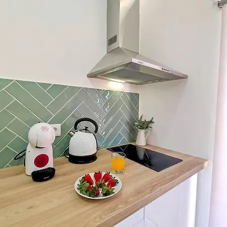 Lovely Terrace Apart. Downtown דירה *