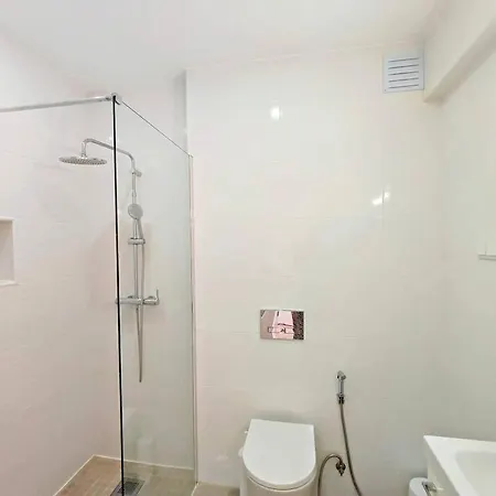 Lovely Terrace Apart. Downtown דירה פארו