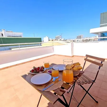 Lovely Terrace Apart. Downtown *